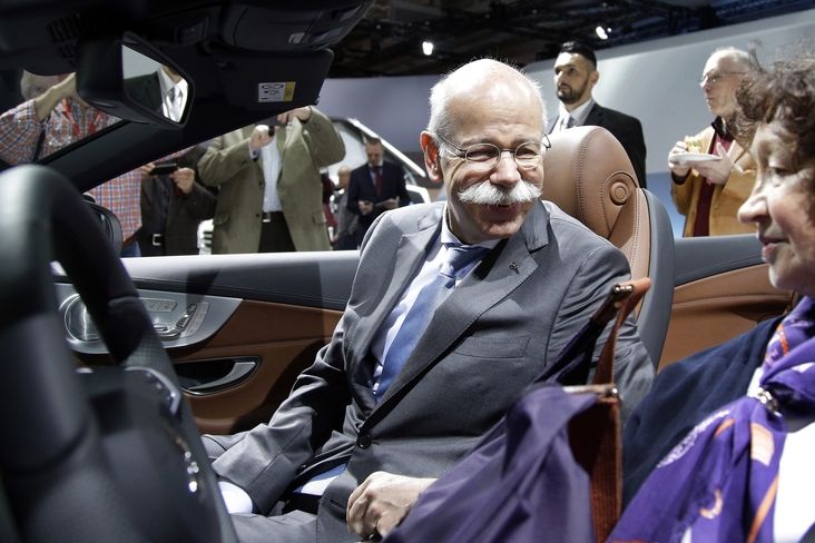Ředitel autmobilky Dieter Zetsche na setkání akcionářů automobilky Daimler.