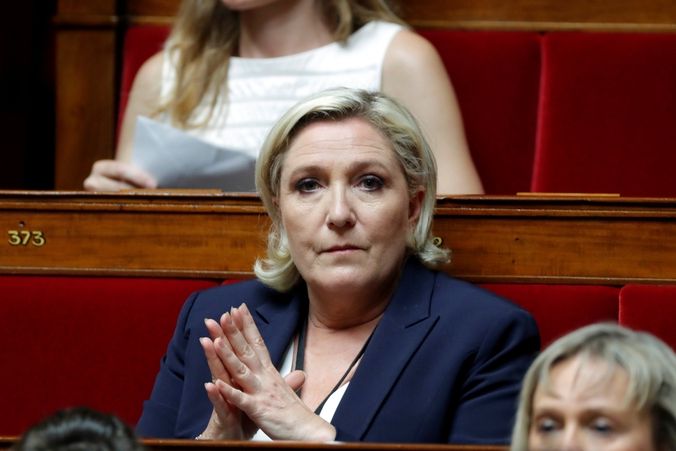 Předsedkyně Národní fronty Marine Le Penová na ustavující schůzi francouzského parlamentu.