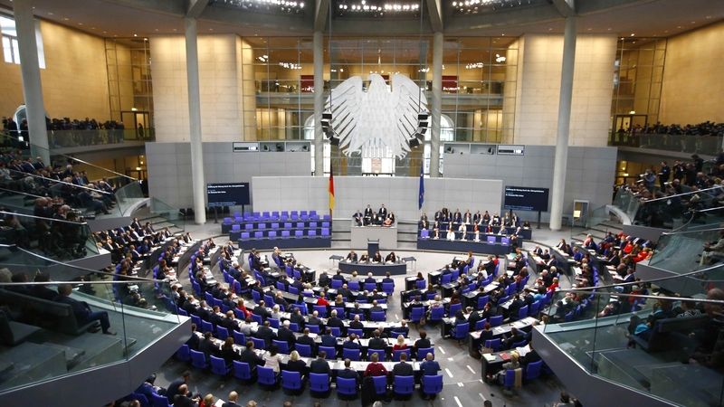 Jedes Jahr können Menschen ihr Geschlecht und ihren Namen ändern, stimmte Deutschland zu