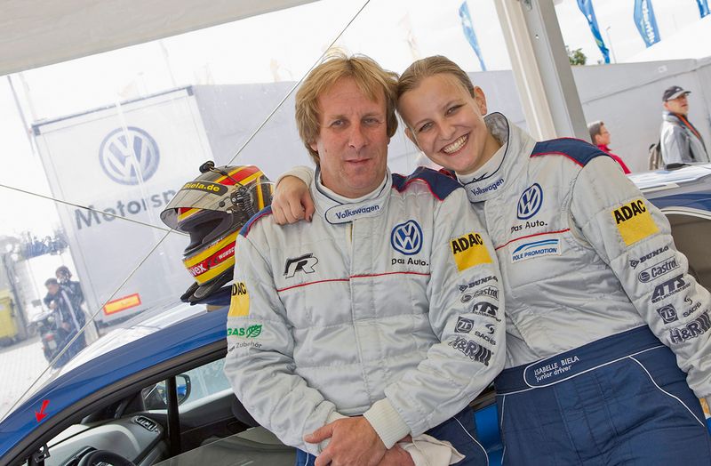 Frank Biela (50), životní láska Michaely, pětkrát vyhrál závod Le Mans. Jejich dcera Isabelle (23) by ho ráda napodobila.