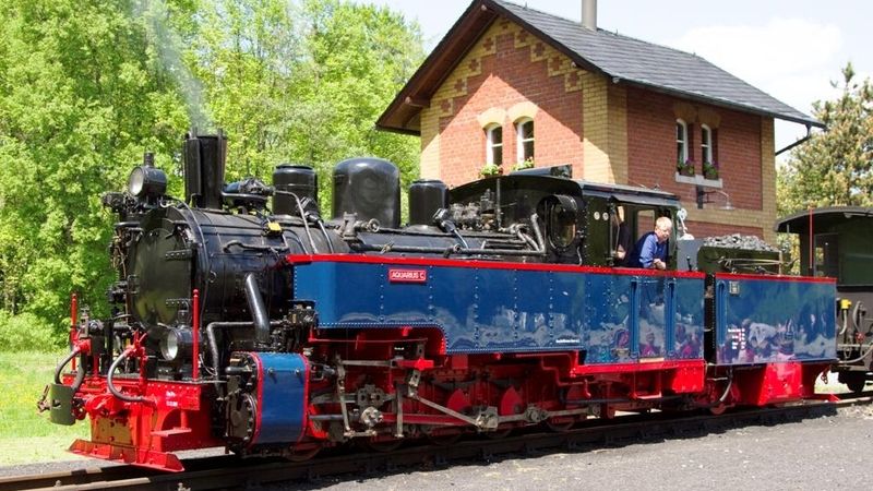 V Krušnohoří jsou stále v provozu parní lokomotivy a úzkokolejné železnice