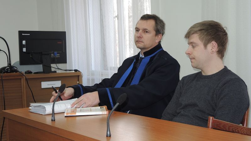 Podle obhájce Petra Pláška Tomáše Vymazala (vlevo) je vina na straně pořadatelů rally.