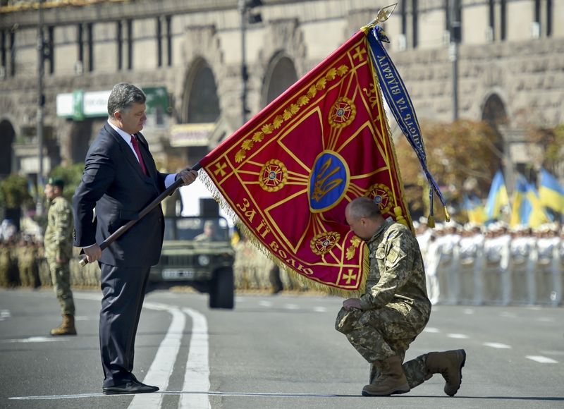 Prezident Petro Porošenko v Kyjevě při vojenské přehlídce u příležitosti 24. výročí vyhlášení ukrajinské nezávislosti