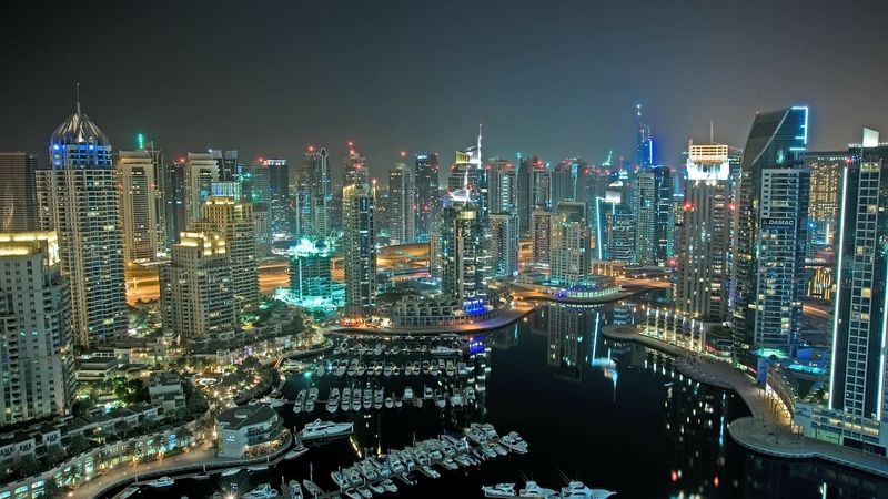Dubaj - emirát světel a zázraků.
