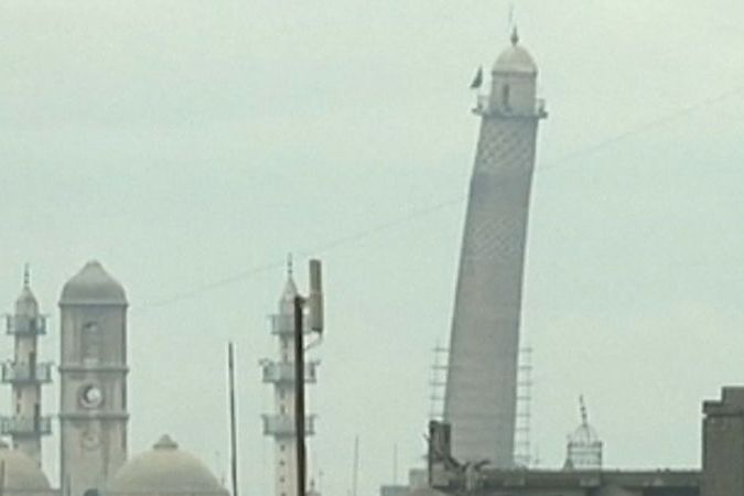 BEZ KOMENTÁŘE: Irácké jednotky se blíží k hlavní mešitě v Mosulu, na které stále vlaje vlajka Islámského státu
