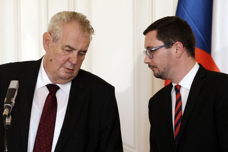 Prezident Miloš Zeman s mluvčím Jiřím Ovčáčkem