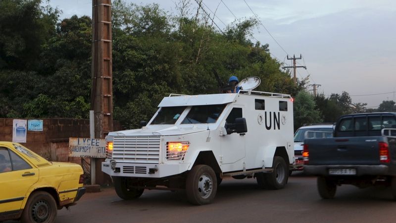 Obrněný vůz sil OSN v Bamaku 