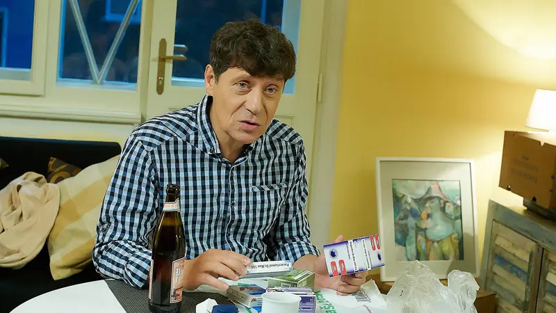 Recenze Kazdy Chvilku Taha Pilku Filmovi Basnici Jsou Tu Poseste