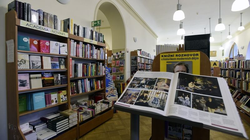 Nakladatelé žádají vládu o záchranu knižního trhu