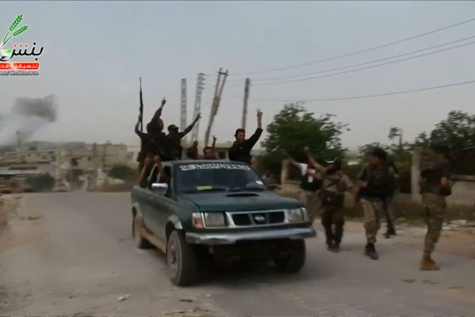 BEZ KOMENTÁŘE: Bojovníci fronty Fronty an-Nusra dobyli město Ariha 