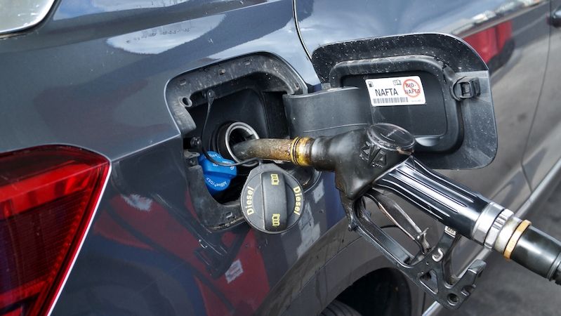 Benzín i nafta jsou nejdražší za sedm let