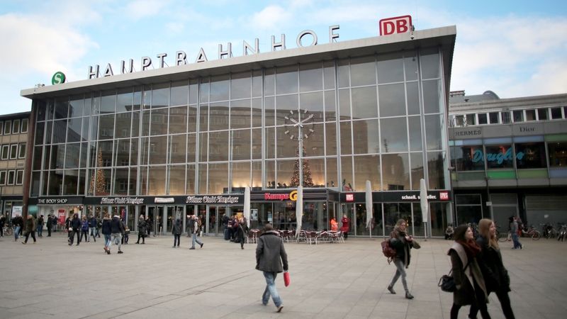 Kolínské nádraží, před kterým také došlo k útokům na ženy.