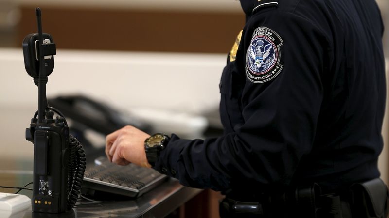 Ukažte, co jste psali na sociální sítě za posledních pět let. Američané chystají turistům přísné opatření