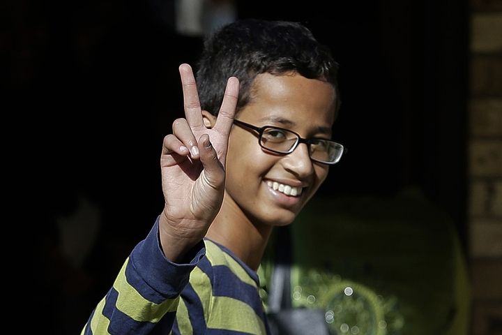 Ahmed Mohamed na snímku ze 17. září