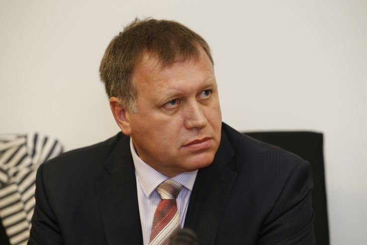 Obžalovaný exnáměstek ministerstva práce a sociálních věcí Vladimír Šiška přichází u soudu