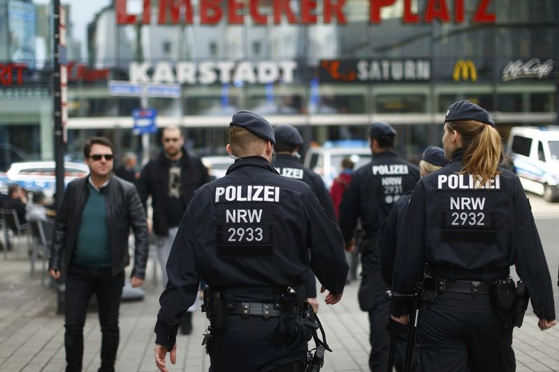 Policisté v Essenu