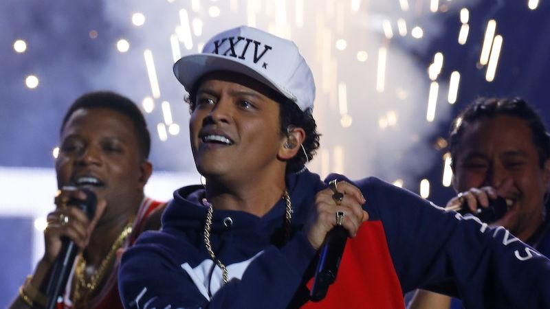 Bruno Mars vystoupil během udílení cen v nizozemském Rotterdamu.