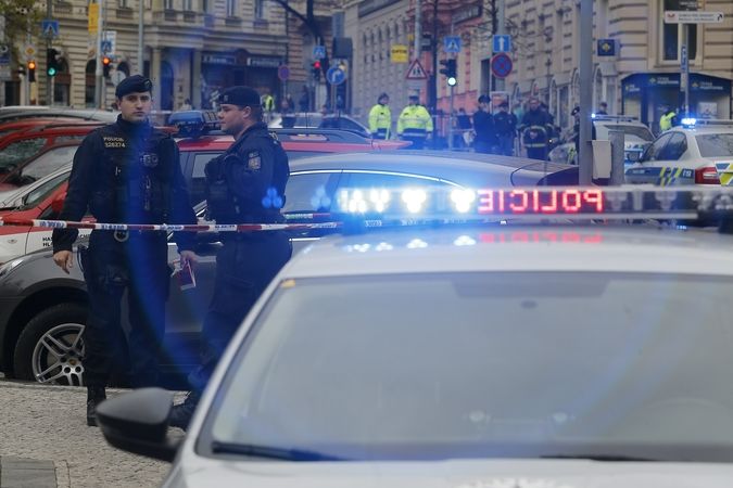 Uzavření části Námšstí Míru na Praze 2 Policisté prověřují Dům č 15.