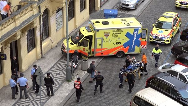 Zásah policie a záchranářů v centru Prahy