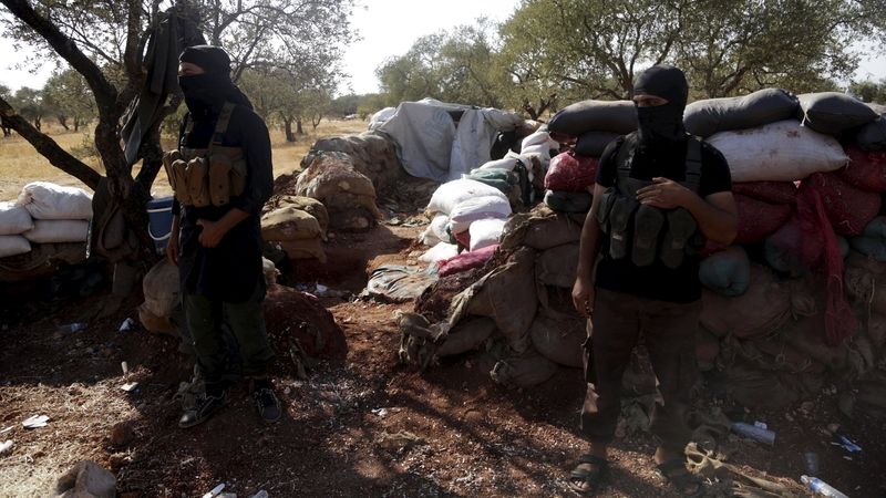 Bojovníci fronty An-Nusra, která se hlásí k teroristické Al-Káidě.