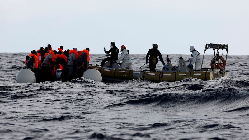 Migranti ve Středozemním moři