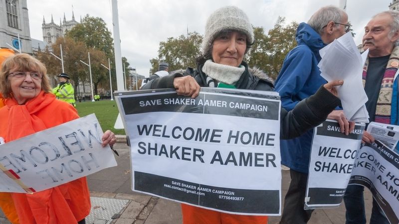 Lidé v Británii, bojující za Aamerův návrat, mohli počátkem listopadu slavit.