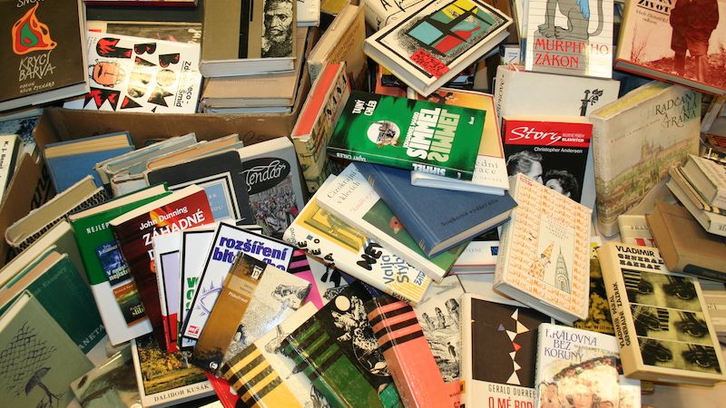 V Česku ročně vyjdou tisíce knih. Čtenářů ale nepřibývá