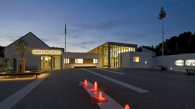 P. P. Architects, Pavel Pekár, Tomáš Págo: obecní centrum v Bílovicích nad Svitavou 
