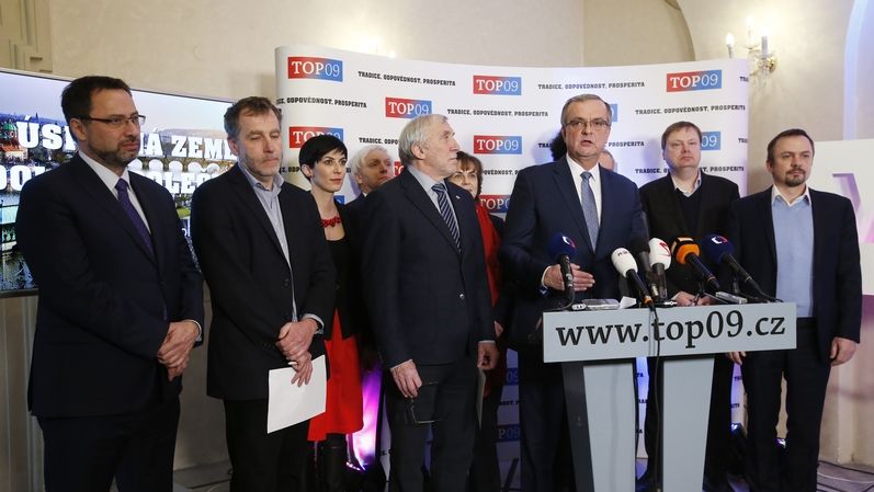 Tisková konference TOP 09 na níž strana představila svou VIZI 2030. U mikrofonu předseda strany Miroslav Kalousek