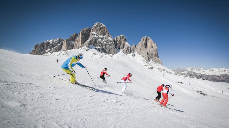 Český pár čelí v Itálii trestnímu oznámení, že kvůli lyžování nechal bez dozoru své dítě