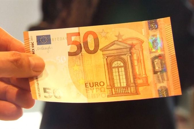 BEZ KOMENTÁŘE: Evropská centrální banka ukázala novou padesátieurovou bankovku