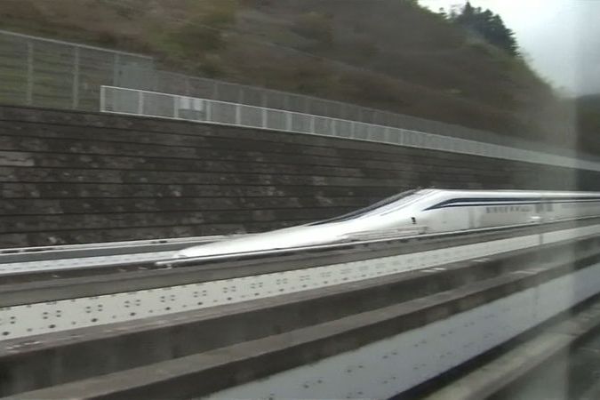 BEZ KOMENTÁŘE: Levitující rychlovlak překonal hranici 600 kilometrů v hodině