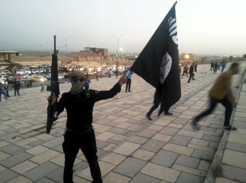 Bojovník Islámského státu v Mosulu