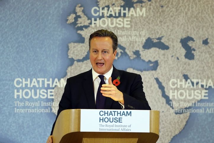 Britský premiér David Cameron pronáší řeč.