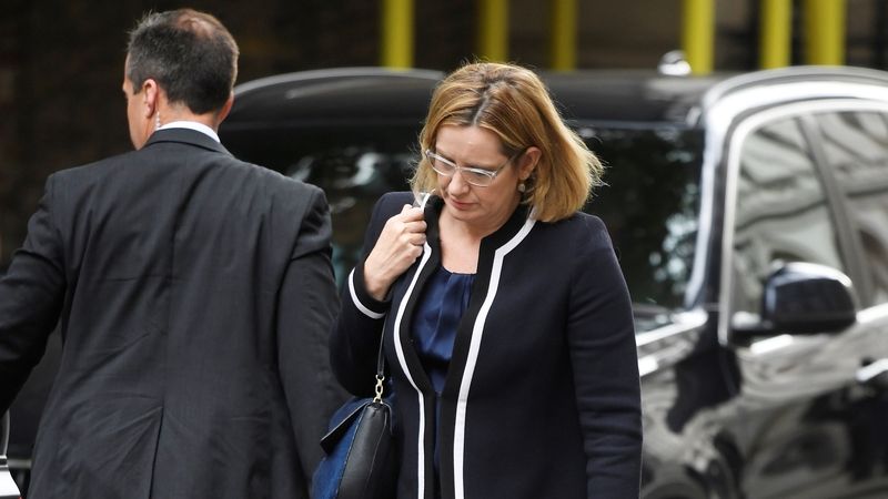 Britská ministryně Amber Ruddová přichází na zasedání kabinetu.