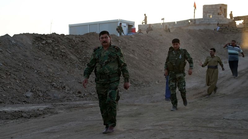 Kurdští pešmergové u Tuz Churmatu