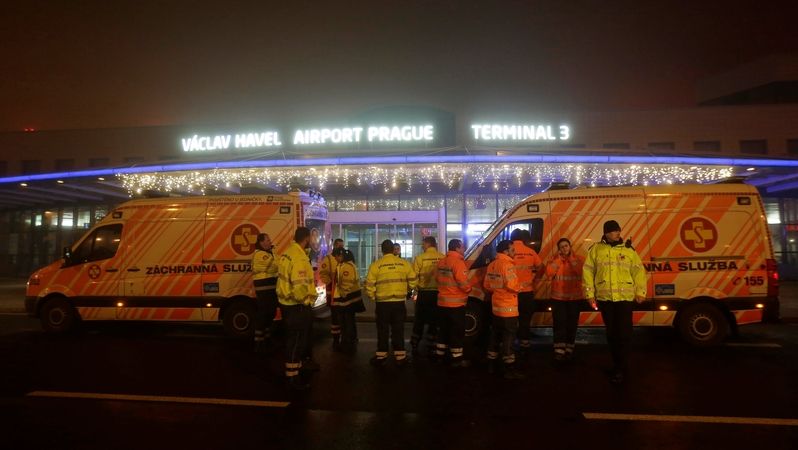 Záchranky před pražským letištěm