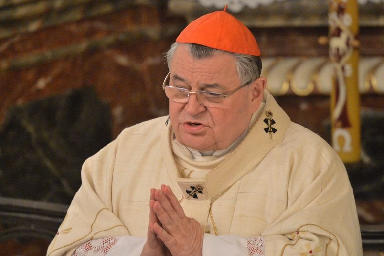Kardinál Dominik Duka v Lánech sloužil bohoslužbu za vlast a za prezidenta.