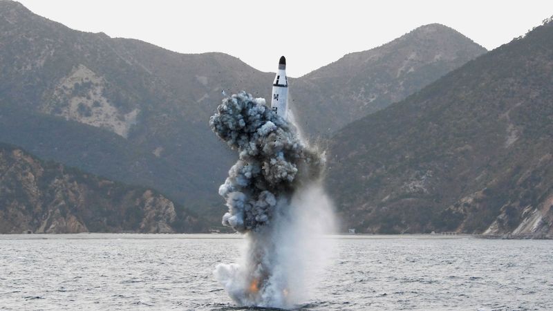 Odpálení balistické rakety ze severokorejské ponorky.