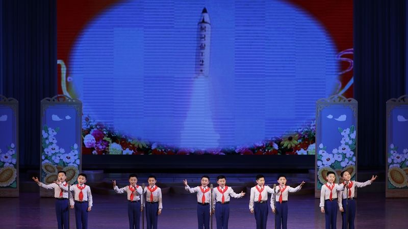 Oslava výročí Kim Ir-sena v Severní Koreji