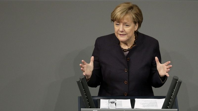 Angela Merkelová během projevu ve Spolkovém sněmu