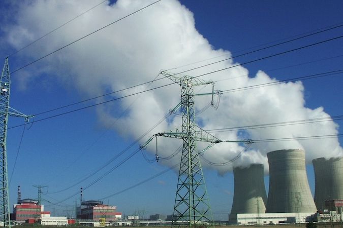 Od půlnoci pracuje Jaderná elektrárna Temelín na plný výkon.