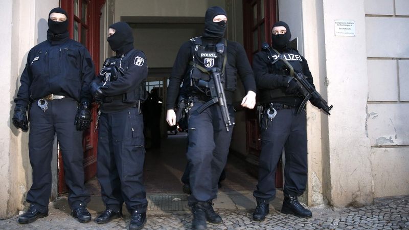 Deutsche Polizei führte Razzia gegen Salafisten durch und intervenierte an 200 Orten