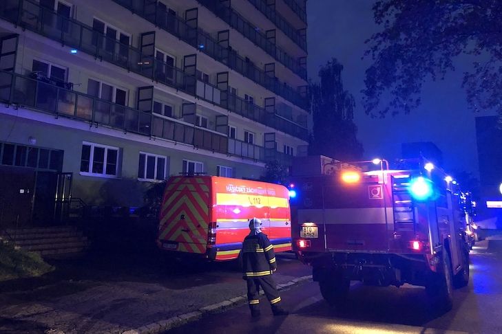 Hasiči zasahovali u požáru bytu v Ostravě-Porubě.
