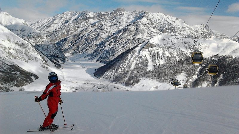 Livigno má status bezcelní zóny, krásnou přírodu a ideální svahy na lyžování.