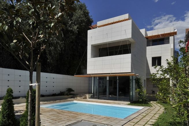 K vila patří zahrada s bazénem, které v centru Splitu už nelze stavět.
