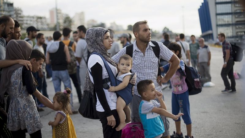 Uprchlíci po vylodění v Aténách