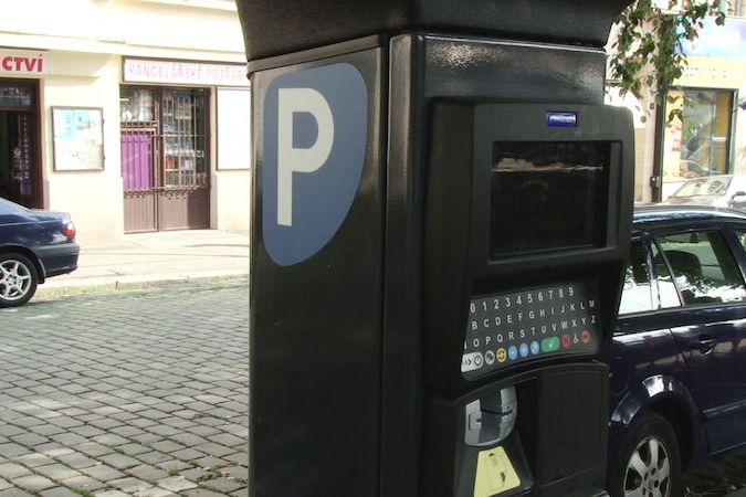 Zaplacené parkovné řidič prokáže registrační značkou