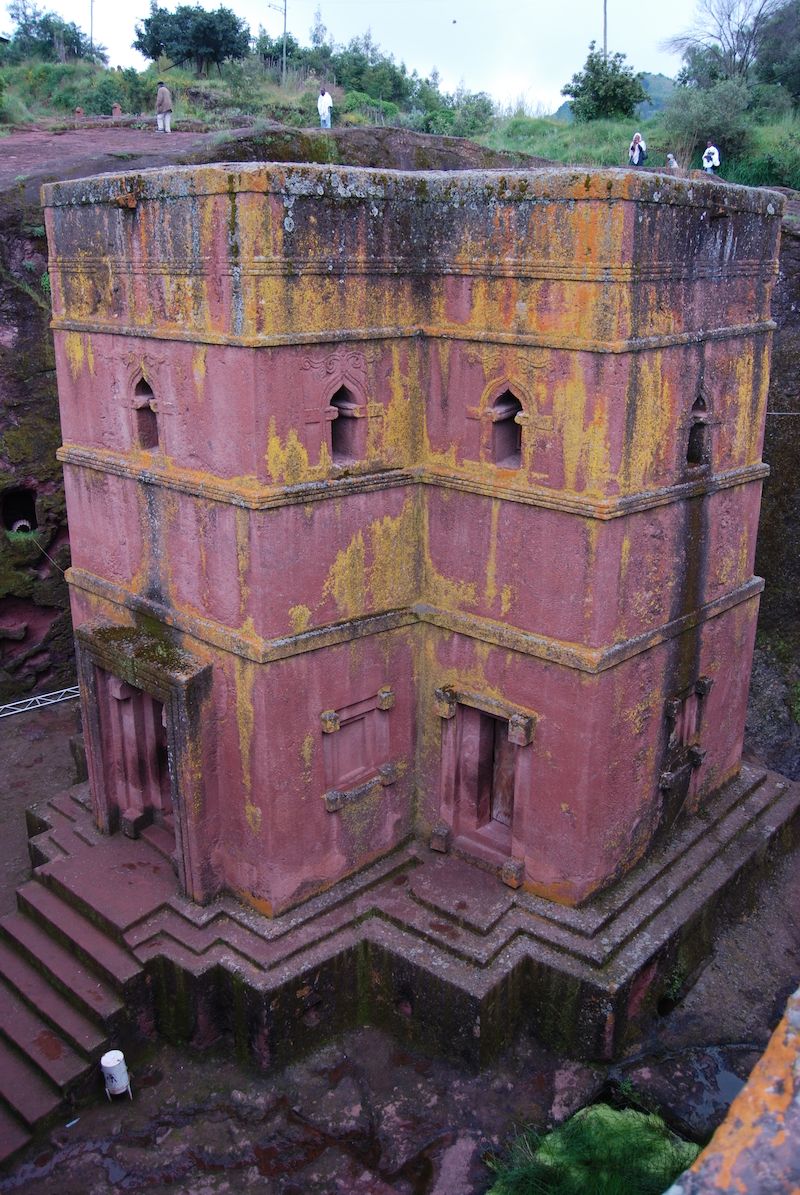 Inspirací pro masivní pojetí kostela se švédským architektům staly slavné kamenné chrámy z vesnice Lalibela na severu Etiopie. Jsou vytesané ze skály (nikoli do skály). 
