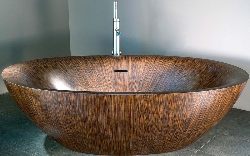 Luxusní dřevěné vany se vyrábějí z odolného dřeva africké okoumé nebo kambaly, z finské borovice, sibiřského modřínu. 